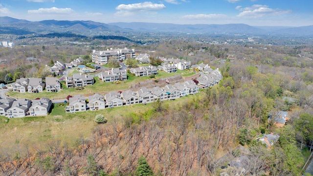 5010 Hunting Hills CIR, Roanoke, VA 24018