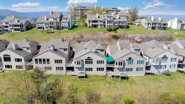 5010 Hunting Hills CIR, Roanoke, VA 24018