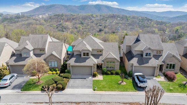 5010 Hunting Hills CIR, Roanoke, VA 24018