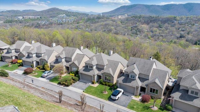 5010 Hunting Hills CIR, Roanoke, VA 24018
