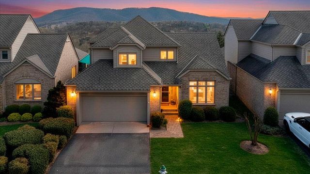 5010 Hunting Hills CIR, Roanoke, VA 24018
