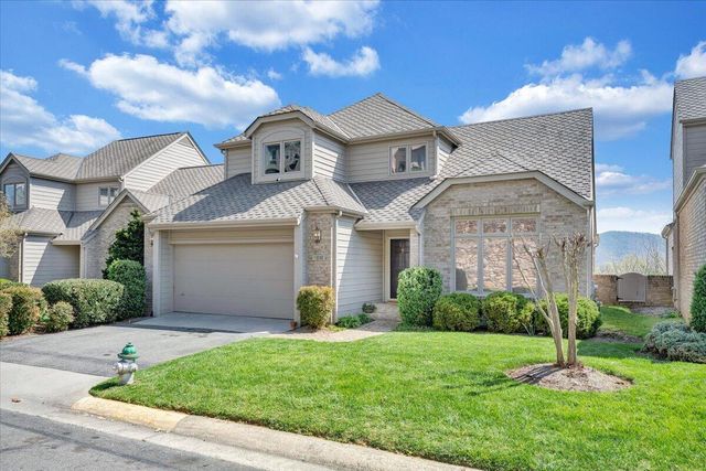 5010 Hunting Hills CIR, Roanoke, VA 24018
