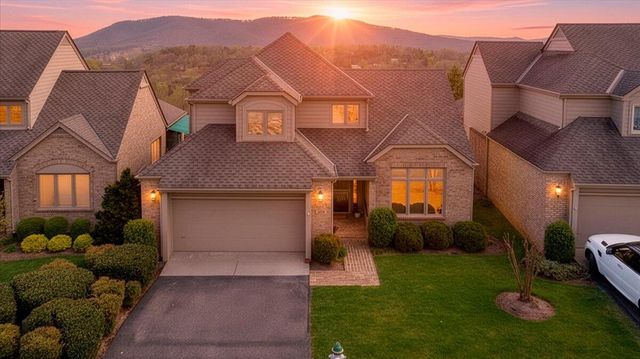 5010 Hunting Hills CIR, Roanoke, VA 24018