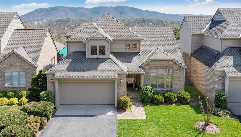 5010 Hunting Hills CIR, Roanoke, VA 24018