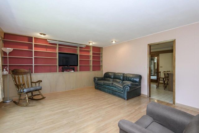 321 MacArthur DRIVE, Mukwonago, WI 53149