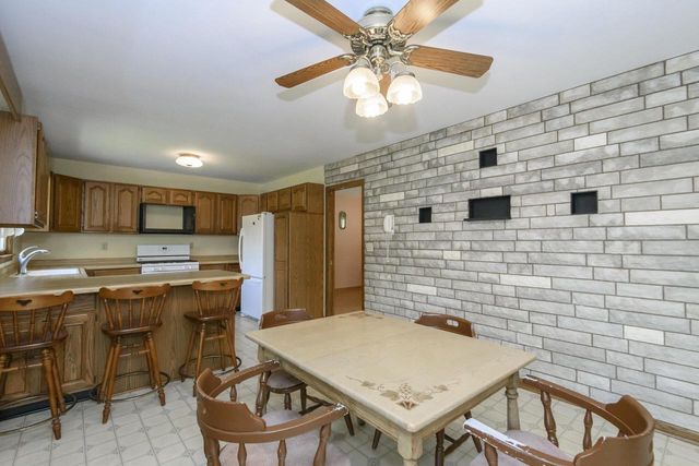 321 MacArthur DRIVE, Mukwonago, WI 53149