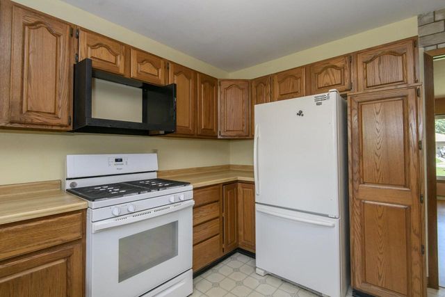 321 MacArthur DRIVE, Mukwonago, WI 53149