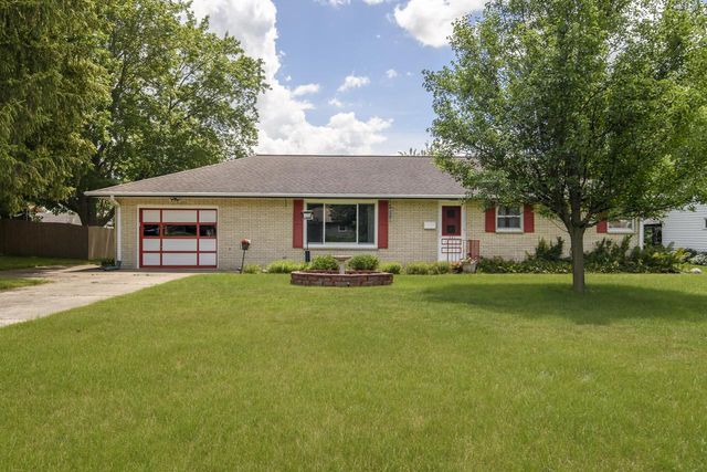 321 MacArthur DRIVE, Mukwonago, WI 53149