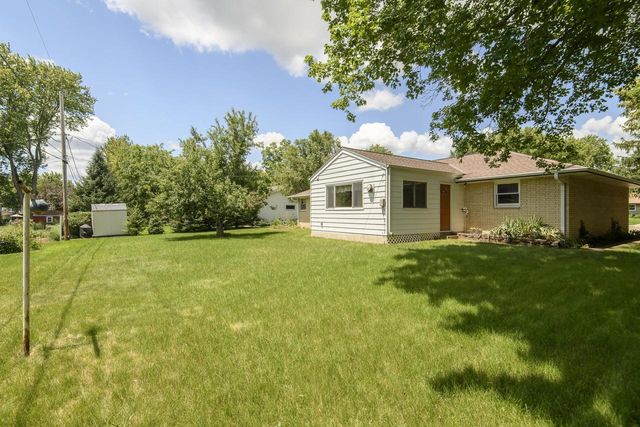 321 MacArthur DRIVE, Mukwonago, WI 53149
