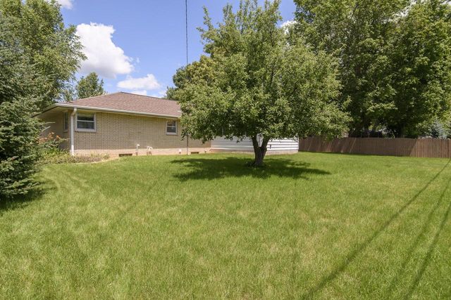 321 MacArthur DRIVE, Mukwonago, WI 53149