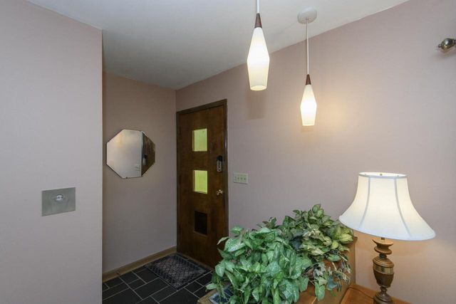 321 MacArthur DRIVE, Mukwonago, WI 53149