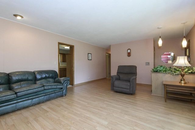 321 MacArthur DRIVE, Mukwonago, WI 53149