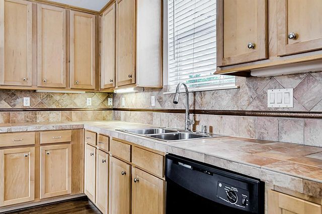 513 Leverkuhn Street, Houston, TX 77007