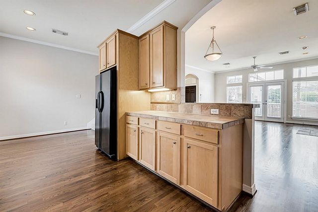 513 Leverkuhn Street, Houston, TX 77007