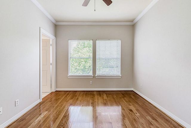 513 Leverkuhn Street, Houston, TX 77007