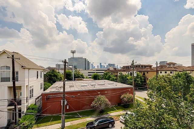 513 Leverkuhn Street, Houston, TX 77007