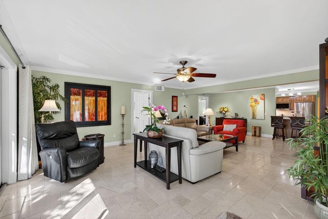 129 S Golfview Road 7, Lake Worth Beach, FL 33460