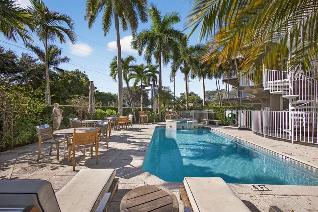 129 S Golfview Road 7, Lake Worth Beach, FL 33460