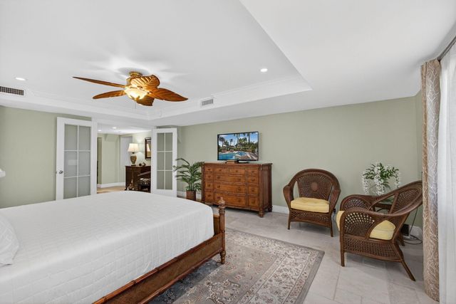 129 S Golfview Road 7, Lake Worth Beach, FL 33460