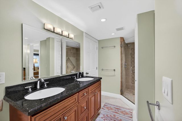 129 S Golfview Road 7, Lake Worth Beach, FL 33460