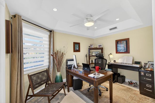 129 S Golfview Road 7, Lake Worth Beach, FL 33460