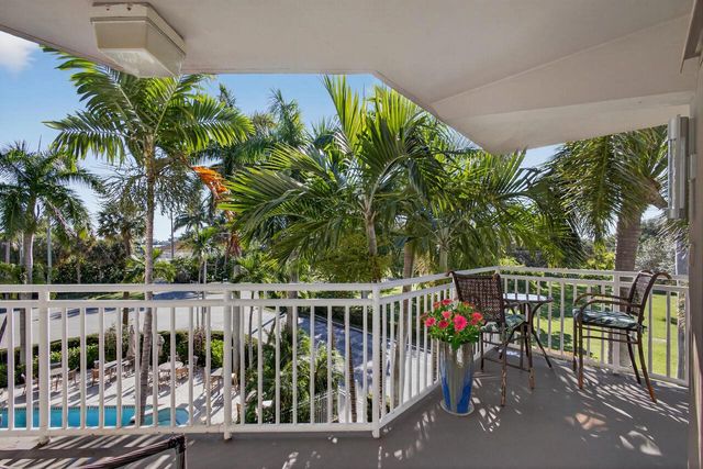 129 S Golfview Road 7, Lake Worth Beach, FL 33460