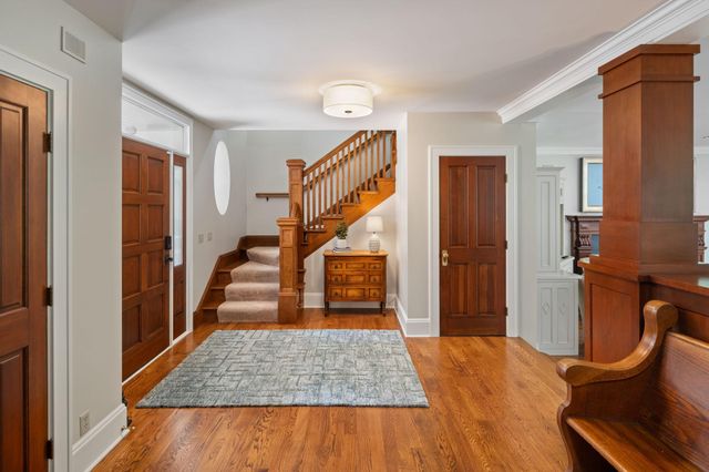 9550 Foxford Road, Chanhassen, MN 55317