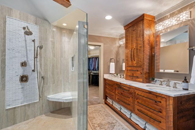 9550 Foxford Road, Chanhassen, MN 55317