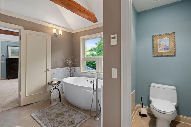 9550 Foxford Road, Chanhassen, MN 55317