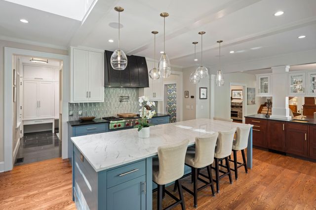 9550 Foxford Road, Chanhassen, MN 55317