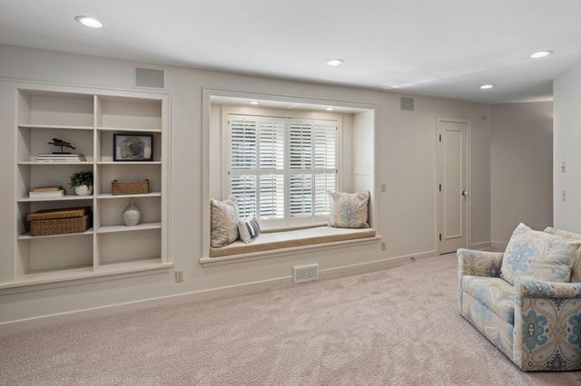 9550 Foxford Road, Chanhassen, MN 55317