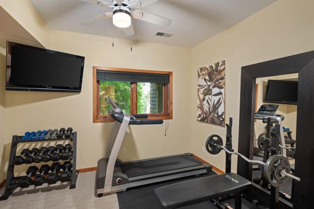 9550 Foxford Road, Chanhassen, MN 55317
