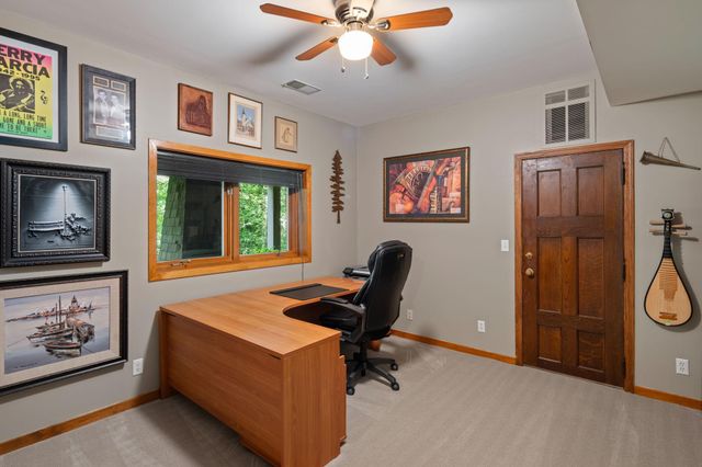 9550 Foxford Road, Chanhassen, MN 55317