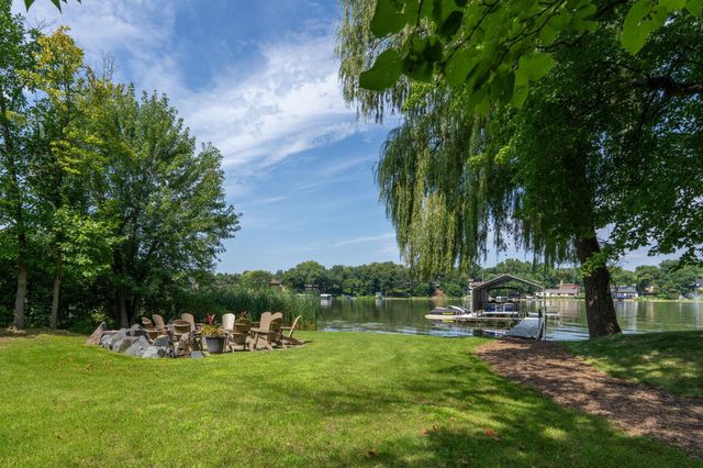 9550 Foxford Road, Chanhassen, MN 55317