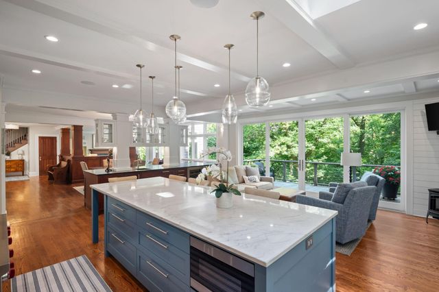 9550 Foxford Road, Chanhassen, MN 55317