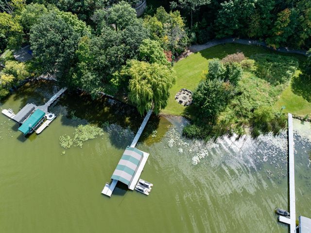 9550 Foxford Road, Chanhassen, MN 55317
