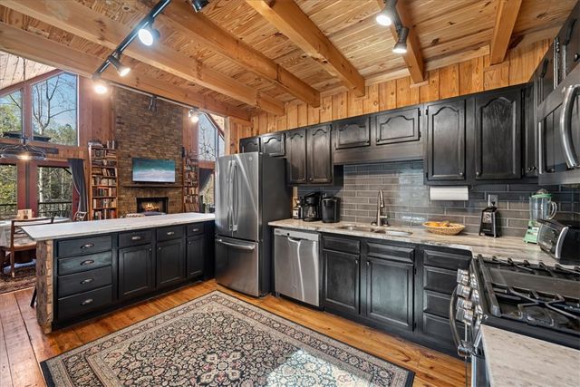 109 CAROLINA Cove, Seneca, SC 29672