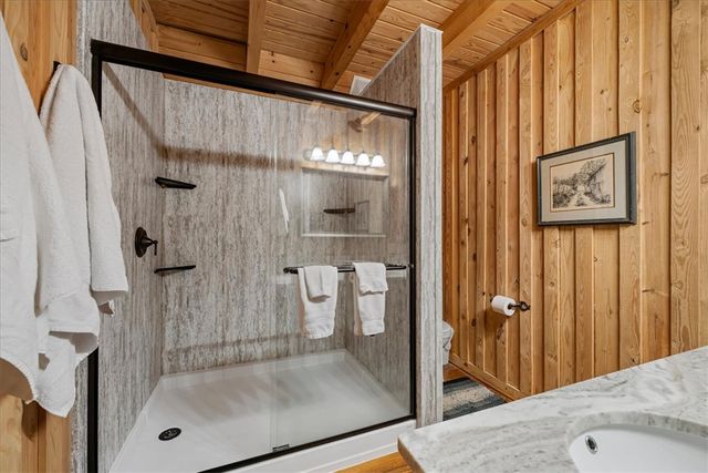 109 CAROLINA Cove, Seneca, SC 29672