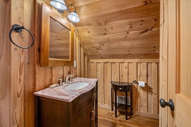 109 CAROLINA Cove, Seneca, SC 29672