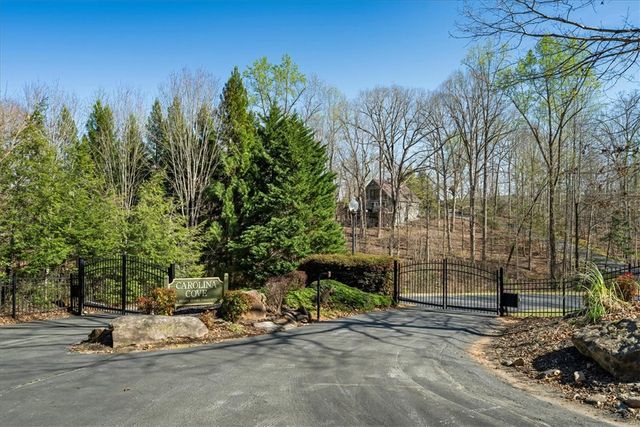 109 CAROLINA Cove, Seneca, SC 29672