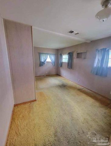 3818 W Lloyd St, Pensacola, FL 32505