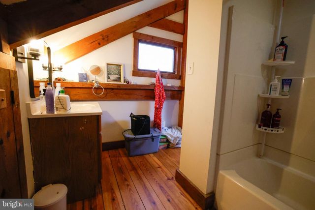 25 KELLER RD, Cochranville, PA 19330