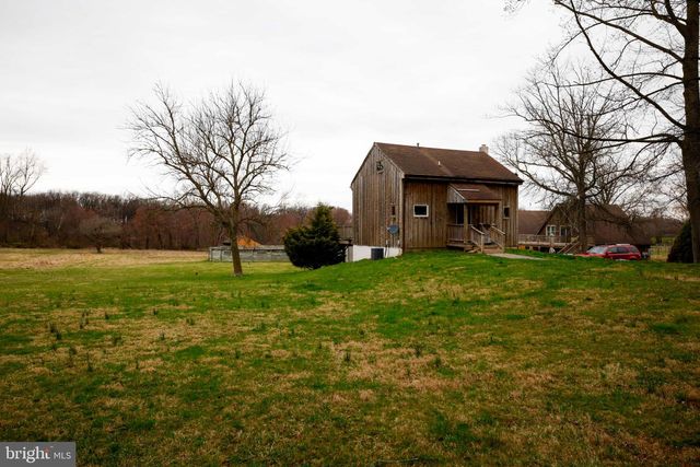 25 KELLER RD, Cochranville, PA 19330