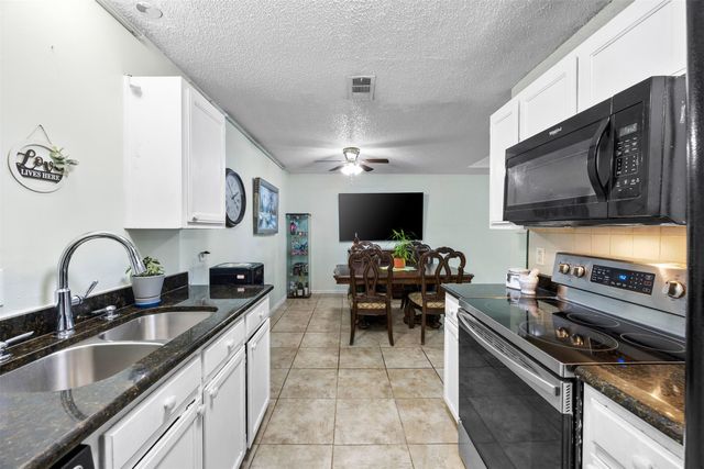 6485 Central Avenue, North Richland Hills, TX 76182