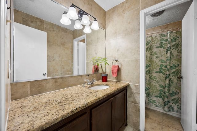 6485 Central Avenue, North Richland Hills, TX 76182