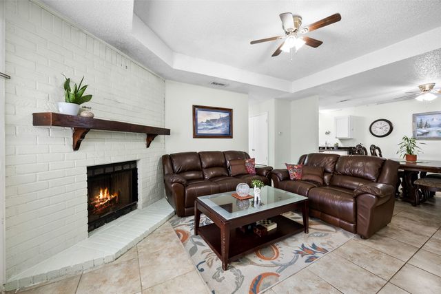 6485 Central Avenue, North Richland Hills, TX 76182