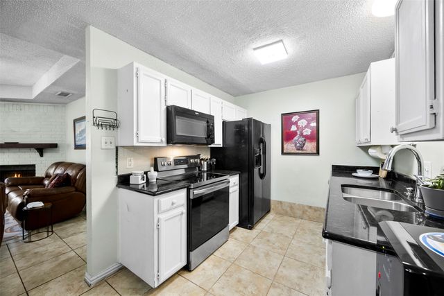 6485 Central Avenue, North Richland Hills, TX 76182