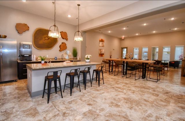 4800 W Illinois Avenue 2304, Dallas, TX 75211