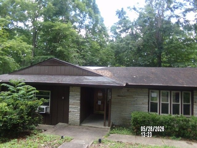 2103 Lambert Dr, Westmoreland, TN 37186