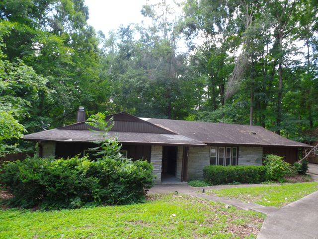 2103 Lambert Dr, Westmoreland, TN 37186
